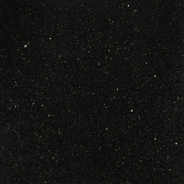 Black Galaxy granite đen tuyền với tinh thể vàng đồng lấp lánh như bầu trời sao. Kinh điển cho mặt bếp, cầu thang, ốp tường. Liên hệ Vistones Global.