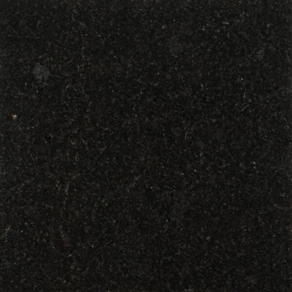 Black Pearl granite đen đồng đều, hạt khoáng xám đen tinh tế, phong cách tối giản. Bền cho mặt bếp, lavabo, quầy bar, lát sàn. Xem tại Vistones.