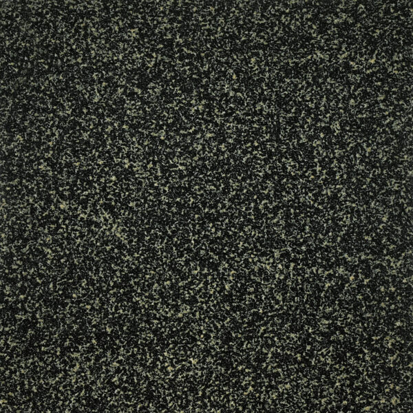 Hassan Green granite nền đen rải đốm xanh rêu, xám bạc, trầm lắng và vững chãi. Bền cho mặt bếp, lát sàn, ốp tường. Xem mẫu tại Vistones Global.