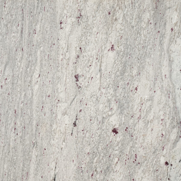 River White granite trắng xám sáng, vân dọc như dòng suối, cụm garnet đỏ tía nổi bật. Tinh khôi cho bếp, phòng tắm, lát sàn. Xem tại Vistones.