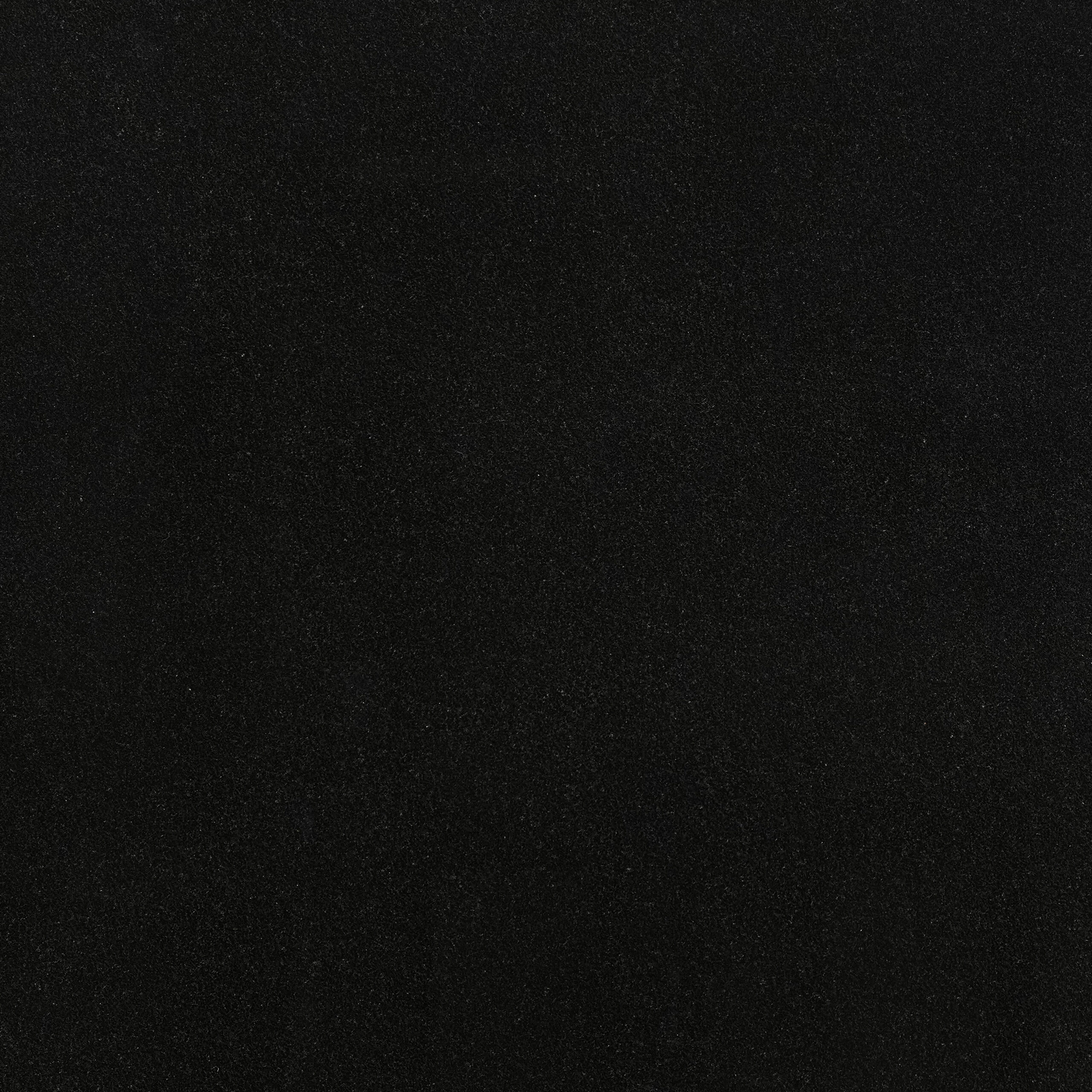 Warangal Black granite đen sâu đồng nhất, mịn như nhung, ít vân. Quyền uy tối giản cho mặt bếp, lát sàn, ốp tường. Liên hệ Vistones Global.